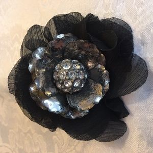 Delicate Black Flower Ring